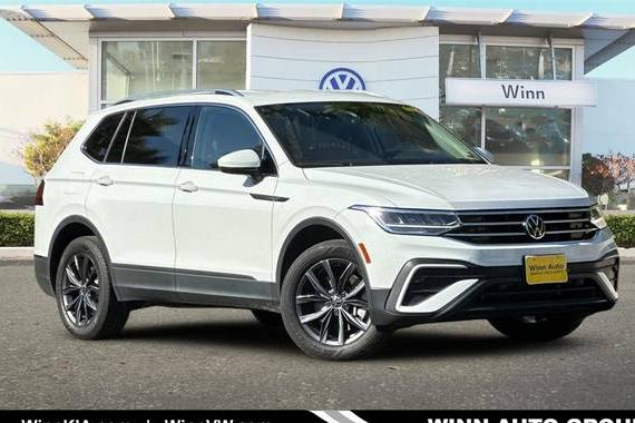 VOLKSWAGEN TIGUAN 4MOTION 2022 3VV2B7AX7NM029069 image